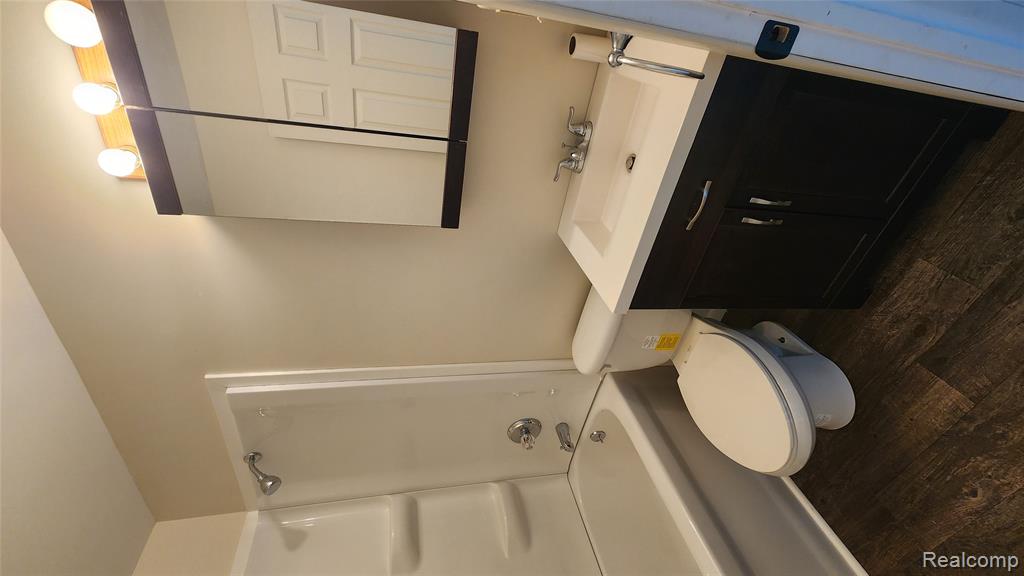 1233 Coldwater Road Flint, MI 48505 - Photo 8 of 22