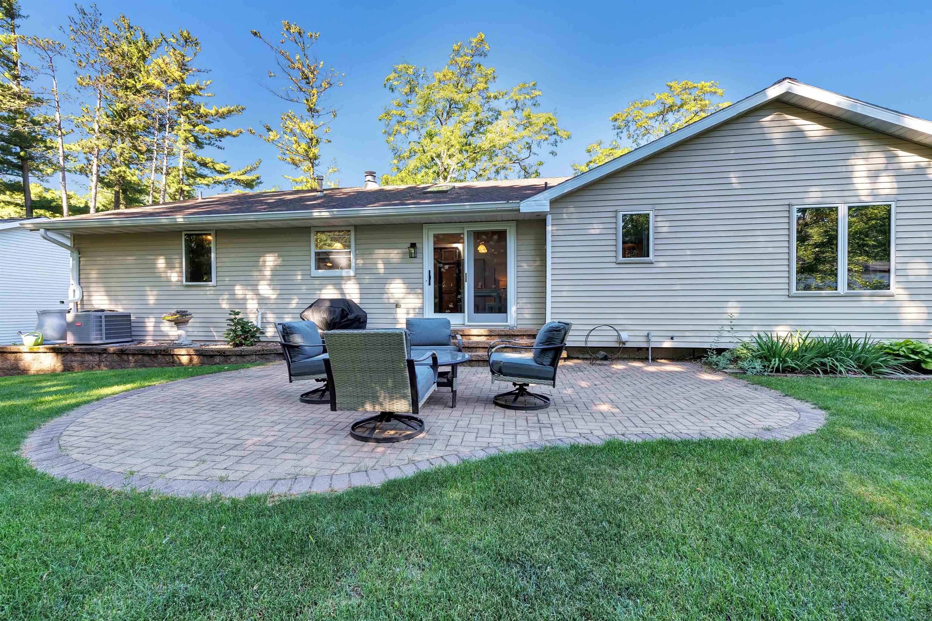 2035 South Point Road Green Bay, WI 54313 - Photo 26 of 36