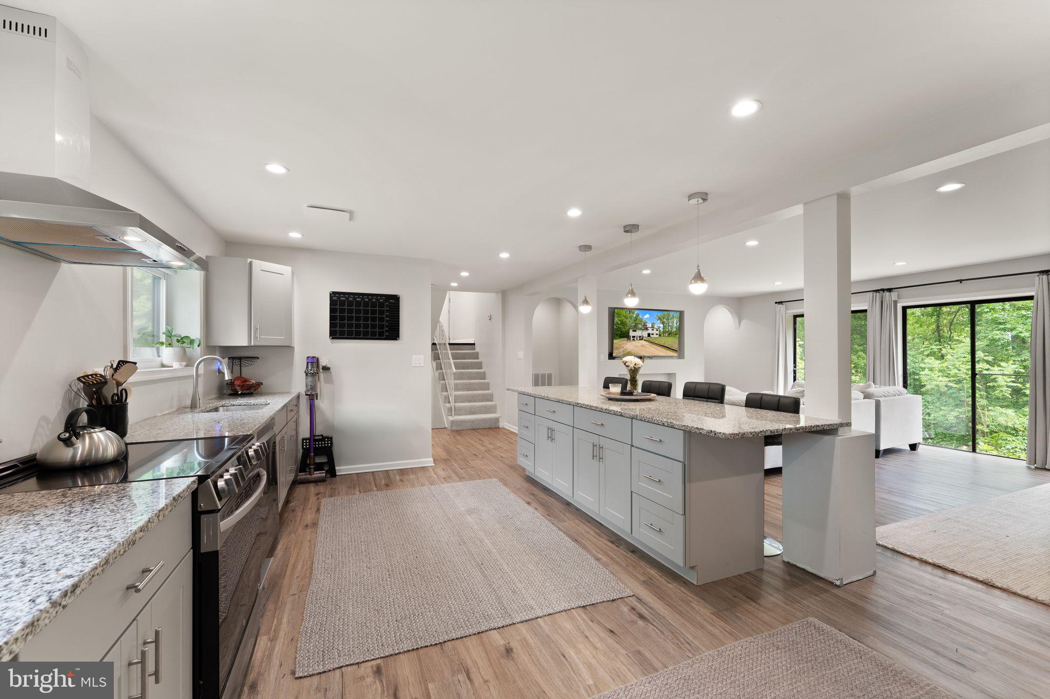 8341 Rolling Road Springfield, VA 22153 - Photo 13 of 60