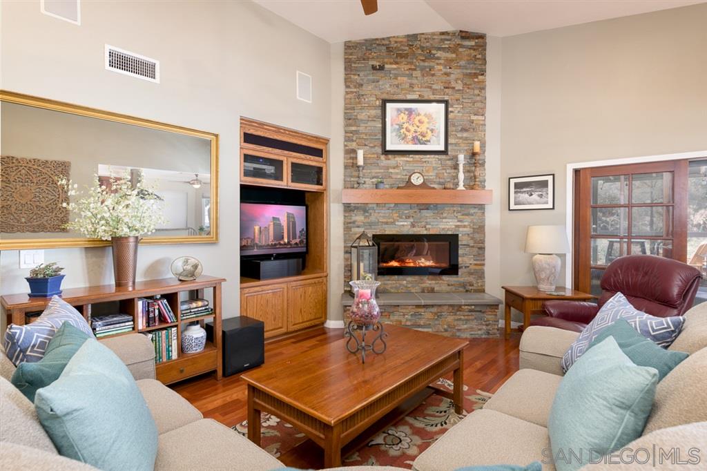 9248 High Rise Way Santee, CA 92071 - Photo 8 of 25 Gallery Image 8