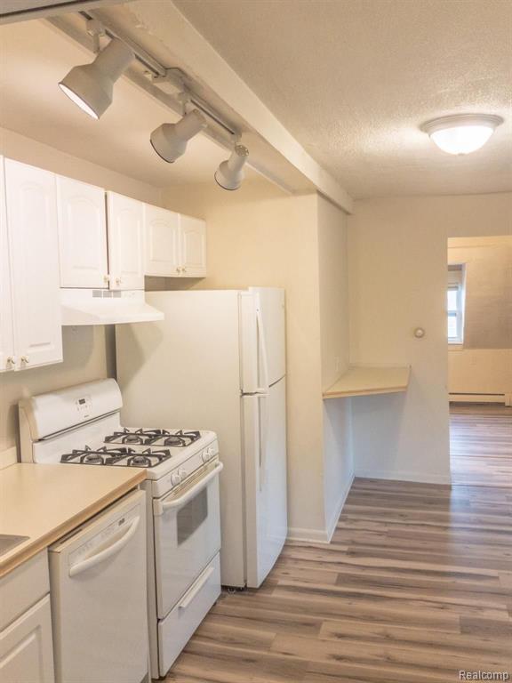 305 Twelve Mile Road, Unit 2 Royal Oak, MI 48073 - Photo 2 of 13