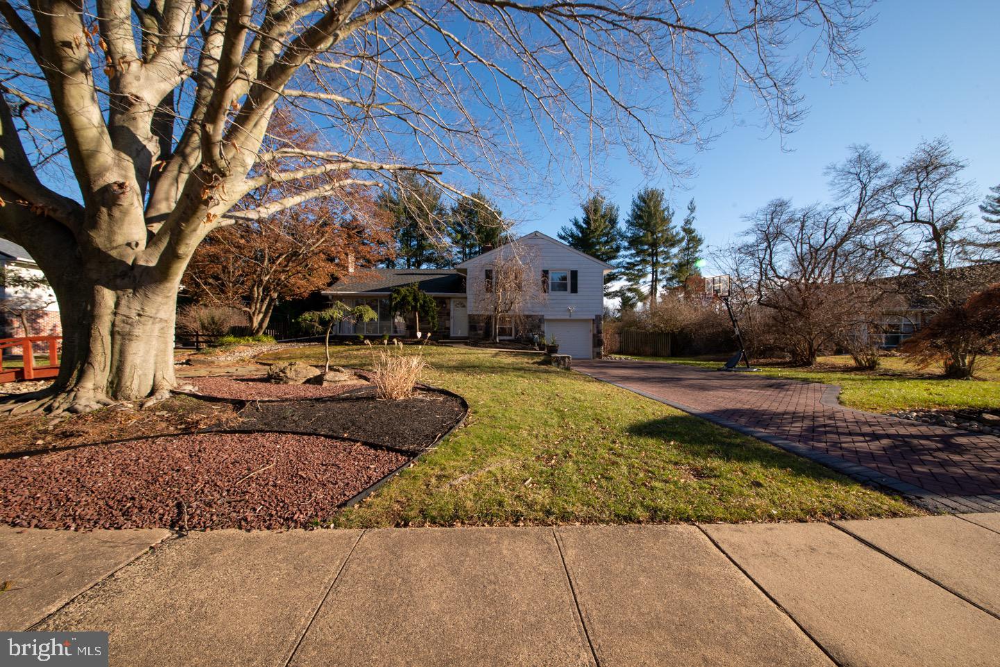 1271 June Road Huntingdon Valley, PA 19006 - Photo 3 of 40