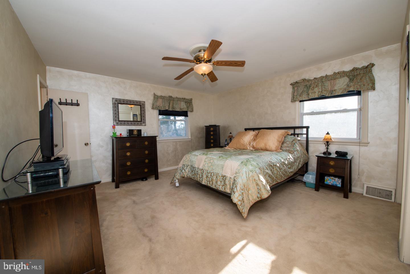 1271 June Road Huntingdon Valley, PA 19006 - Photo 23 of 40