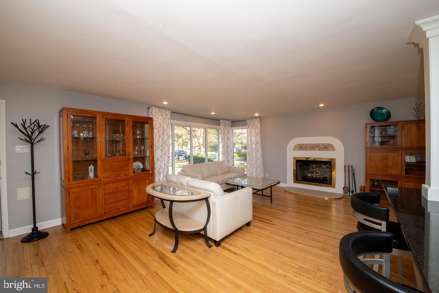 1271 June Road Huntingdon Valley, PA 19006 - Photo 9 of 40