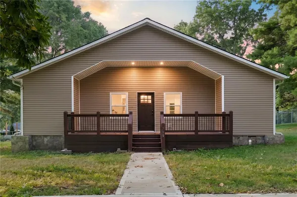 $255,000 | 735 East Devon Street, Independence, MO 64055