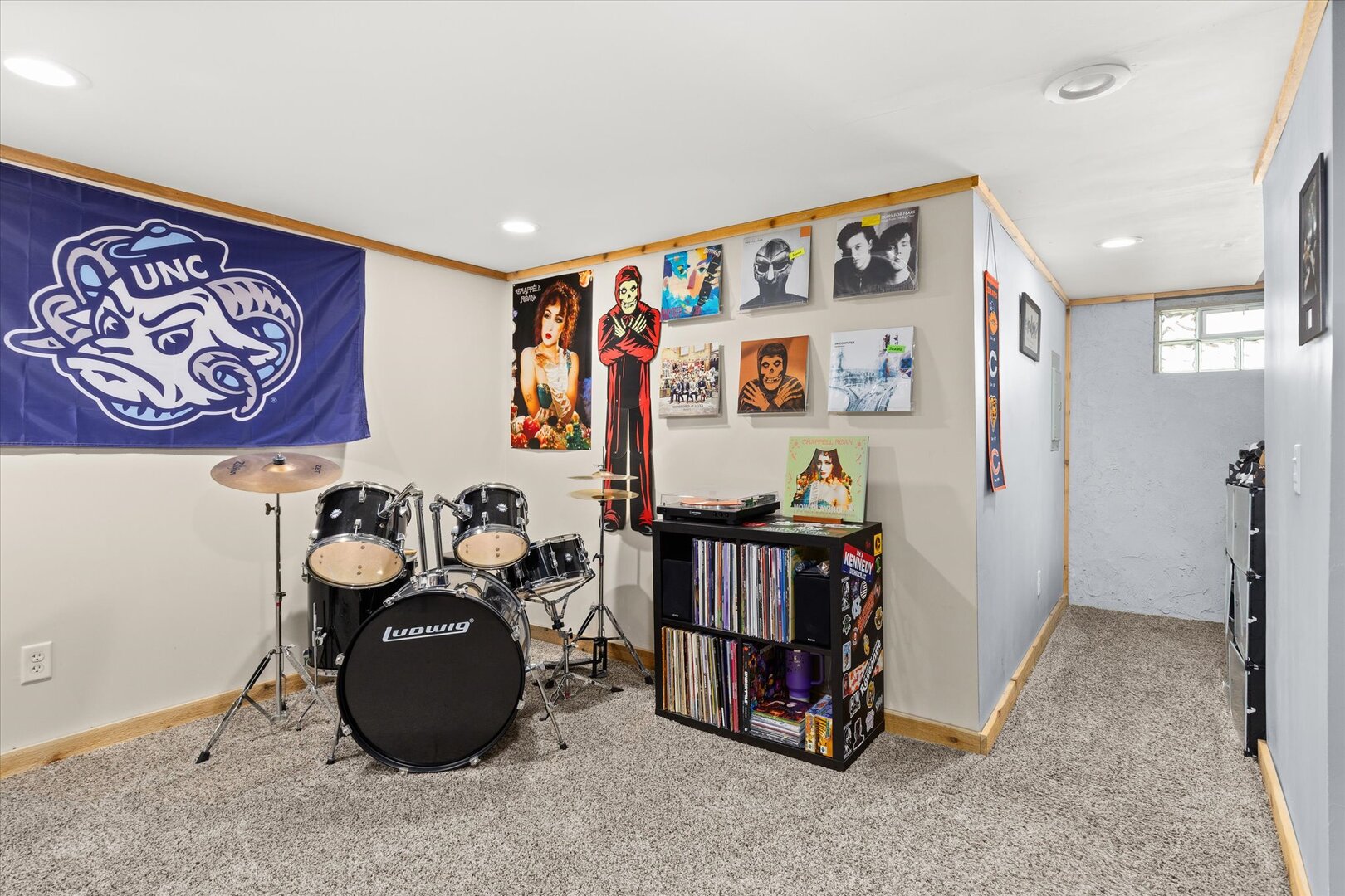 742 Chambers Street Ottawa, IL 61350 - Photo 28 of 39 a view of a room with shelves