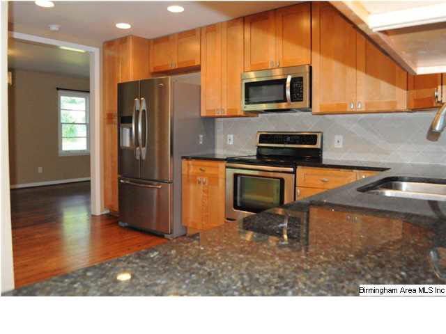144 Ridgemoor Drive Birmingham, AL 35209 - Photo 3 of 11