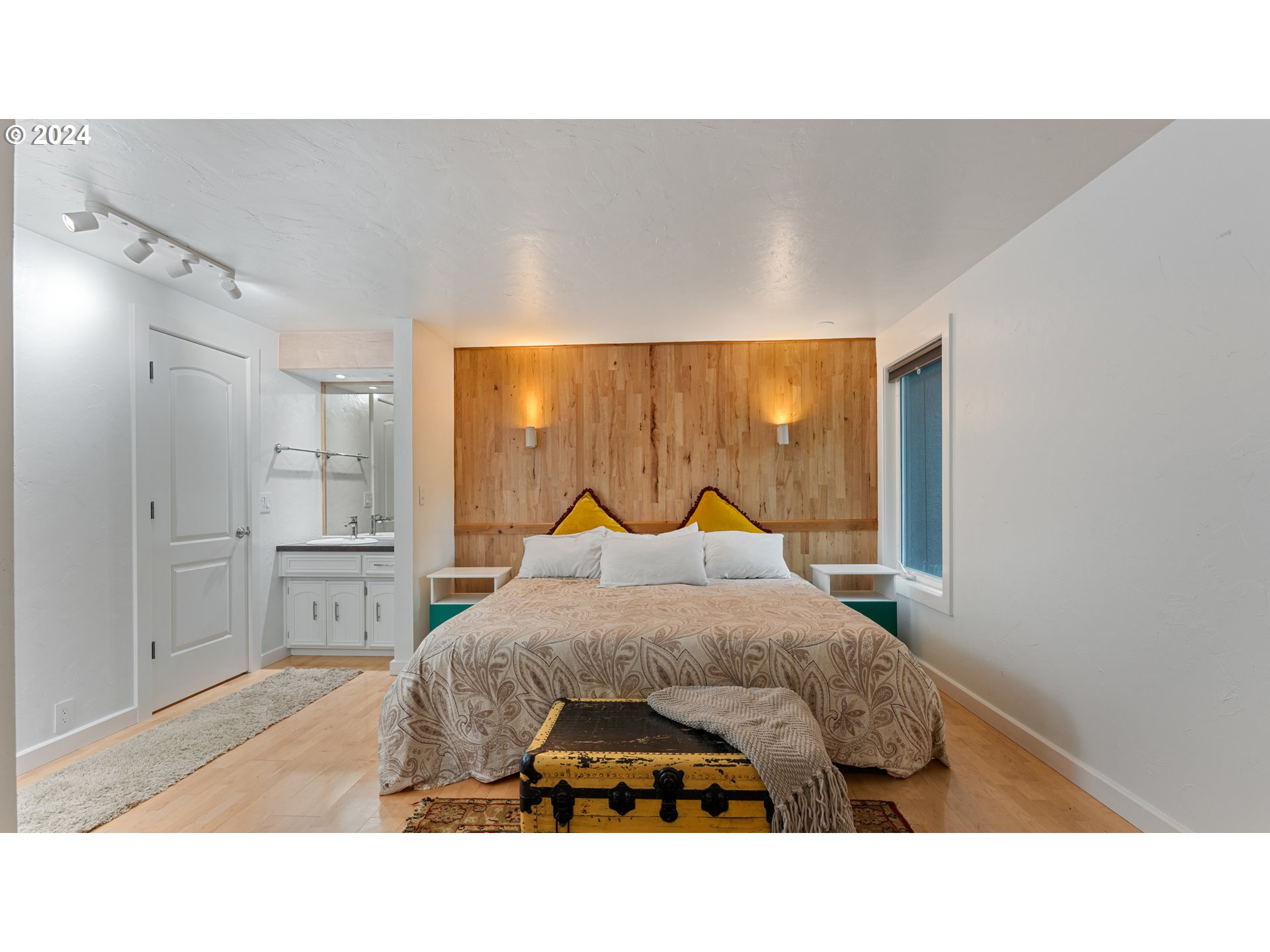 132 Brae Burn Drive Eugene, OR 97405 - Photo 31 of 42 a black and white photo of a living room