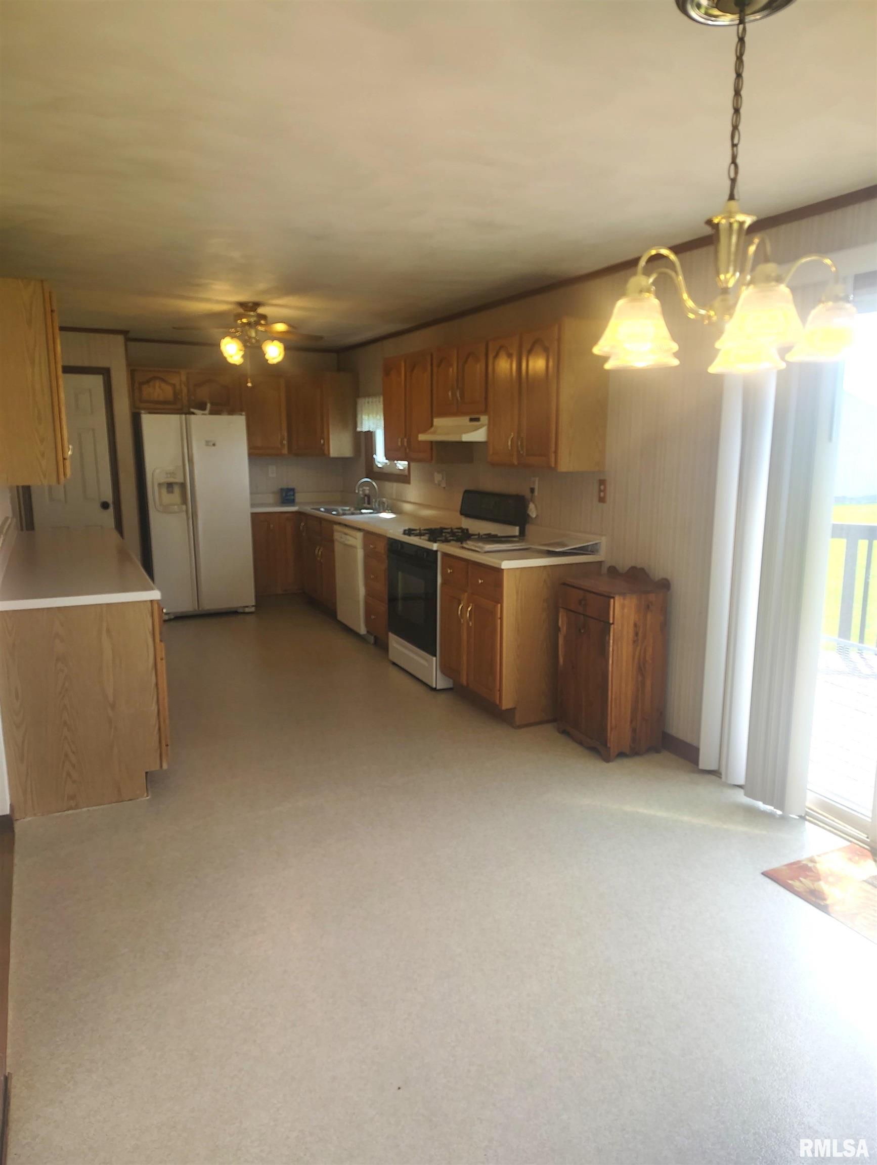 21266 North Winship Road Cuba, IL 61427 - Photo 11 of 35