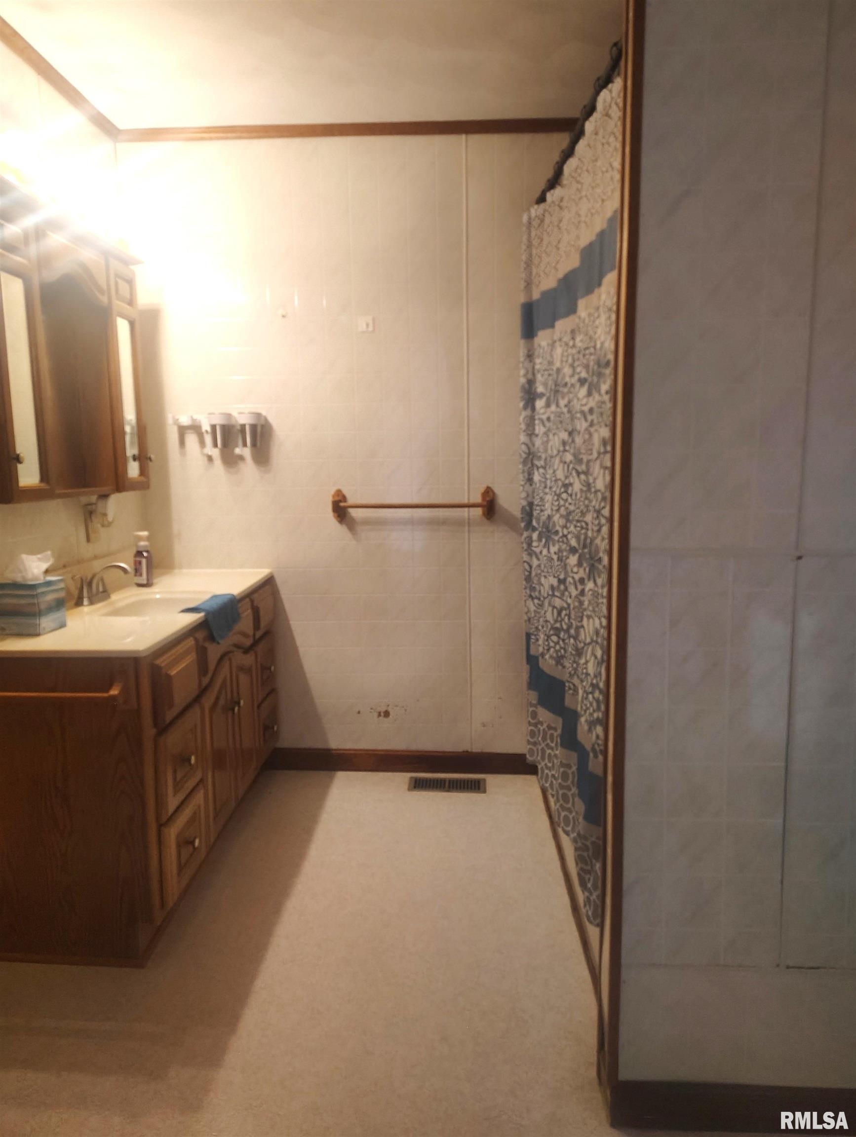 21266 North Winship Road Cuba, IL 61427 - Photo 21 of 35