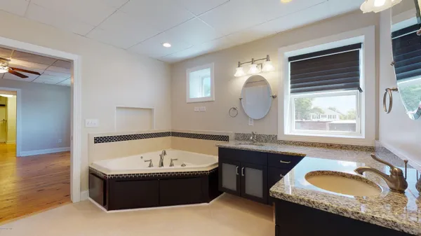$1,630 | 236 Chatham Street, Unit B, Newport, NC 28570