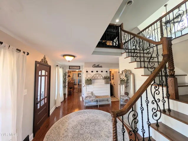 $589,000 | 348 Lakewood Drive, Clintwood, VA 24228