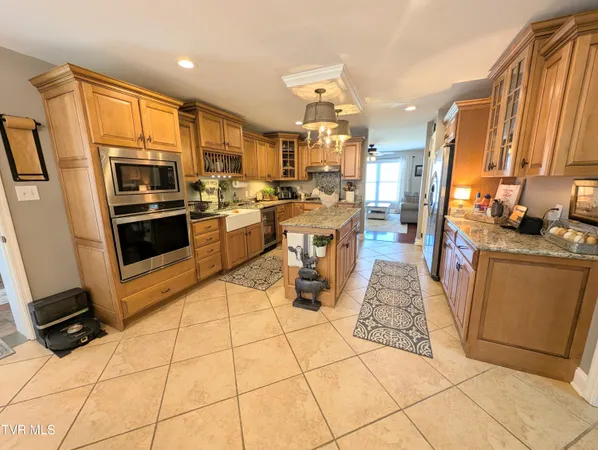 $550,000 | 348 Lakewood Drive, Clintwood, VA 24228