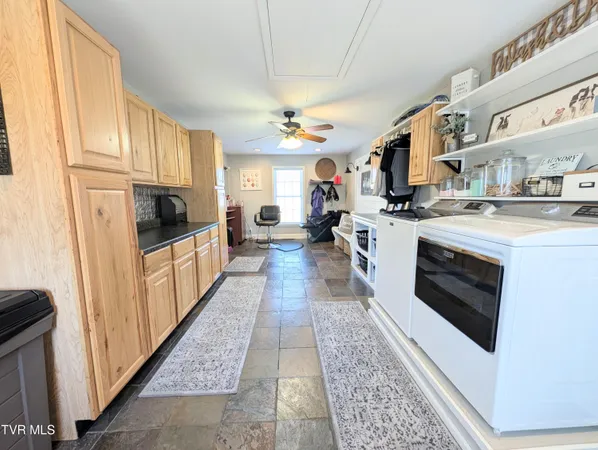 $550,000 | 348 Lakewood Drive, Clintwood, VA 24228