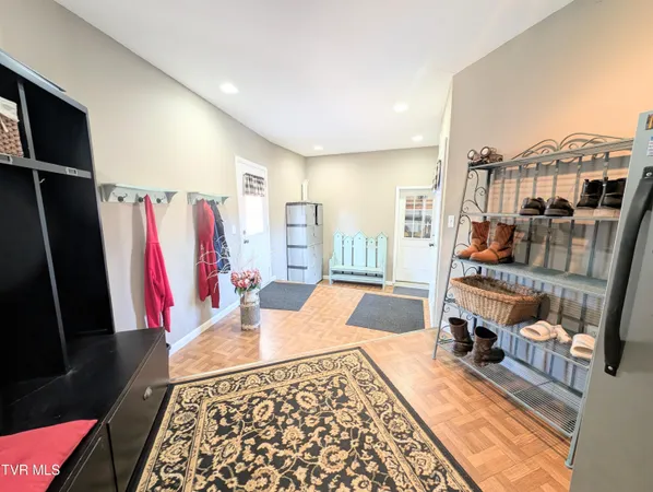 $550,000 | 348 Lakewood Drive, Clintwood, VA 24228