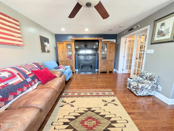 $550,000 | 348 Lakewood Drive, Clintwood, VA 24228