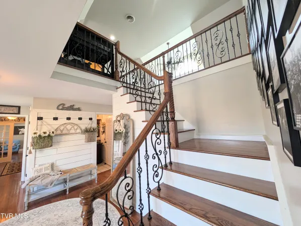 $550,000 | 348 Lakewood Drive, Clintwood, VA 24228