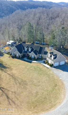 $589,000 | 348 Lakewood Drive, Clintwood, VA 24228