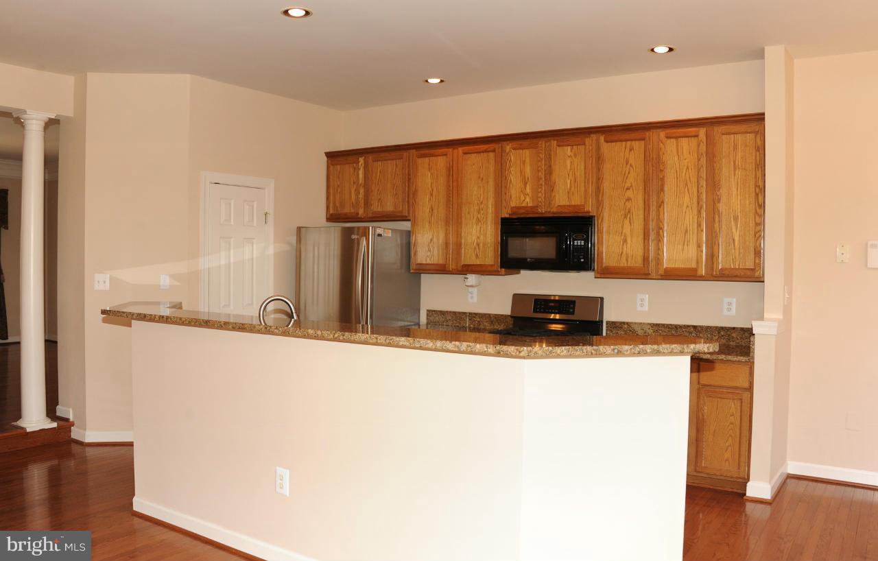 6252 Levi Court Springfield, VA 22150 - Photo 8 of 28 Kitchen