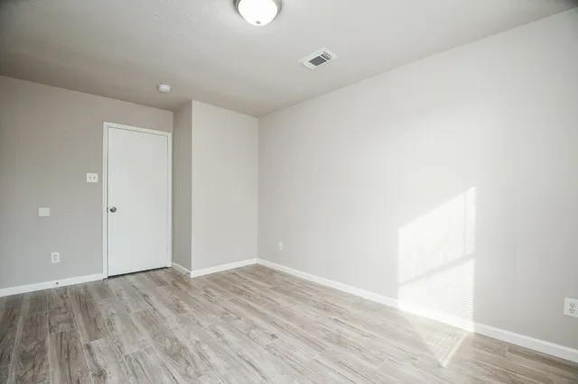 $255,000 | 11659 Evesborough Drive, Houston, TX 77099