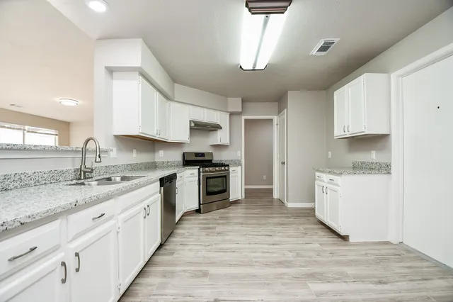 $255,000 | 11659 Evesborough Drive, Houston, TX 77099