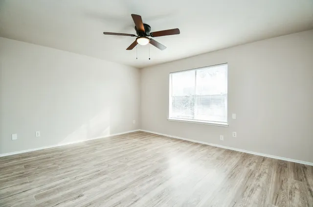 $255,000 | 11659 Evesborough Drive, Houston, TX 77099