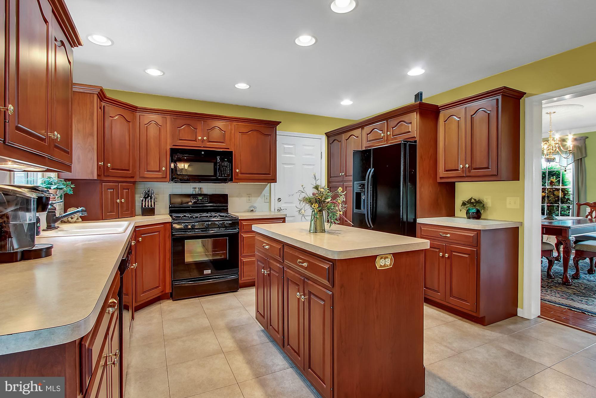 56 Carriage Road Palmyra, PA 17078 - Photo 8 of 36 Gallery Image 8