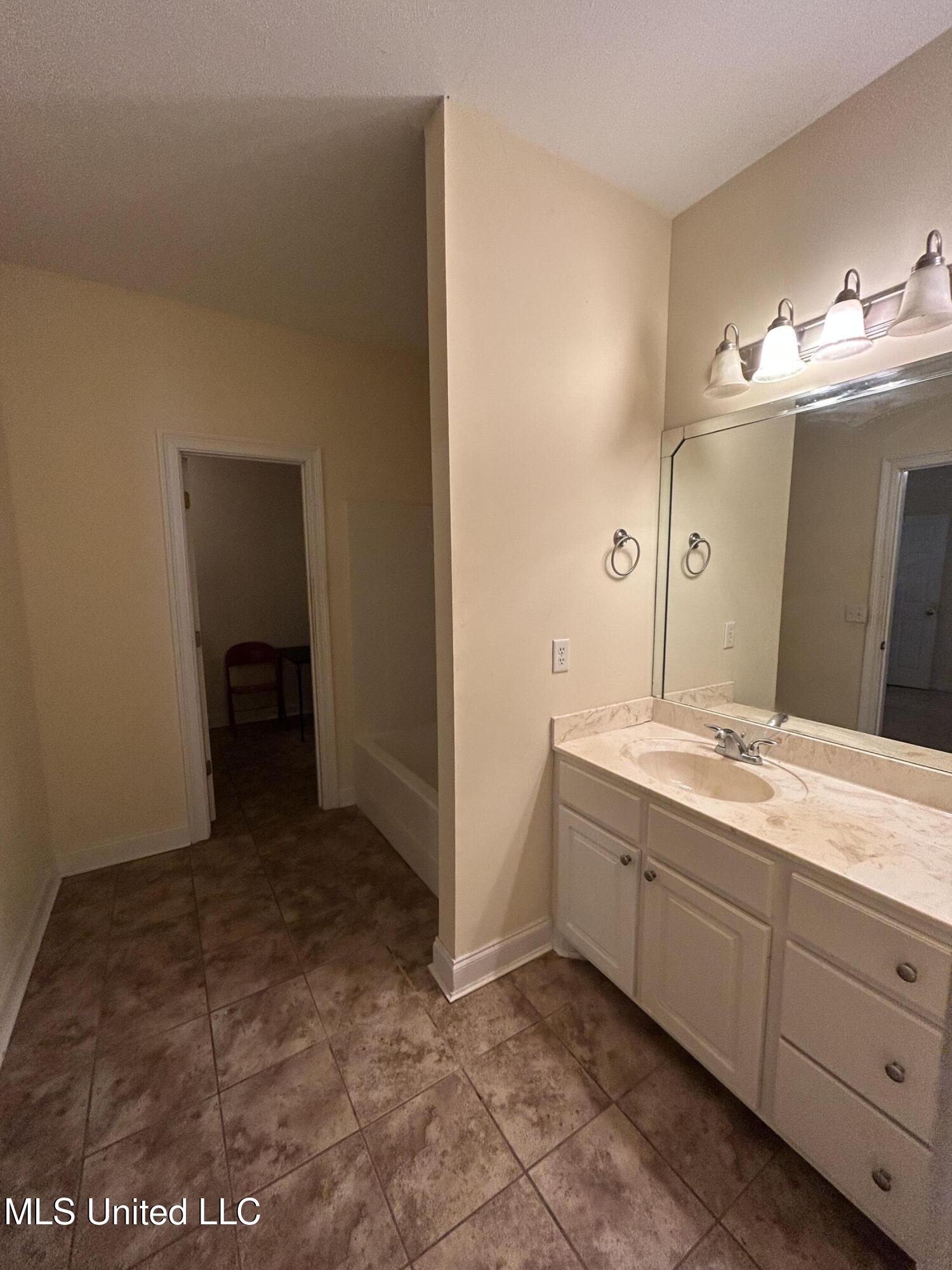 100 Woodridge Drive Flora, MS 39071 - Photo 17 of 25 IMG_6509