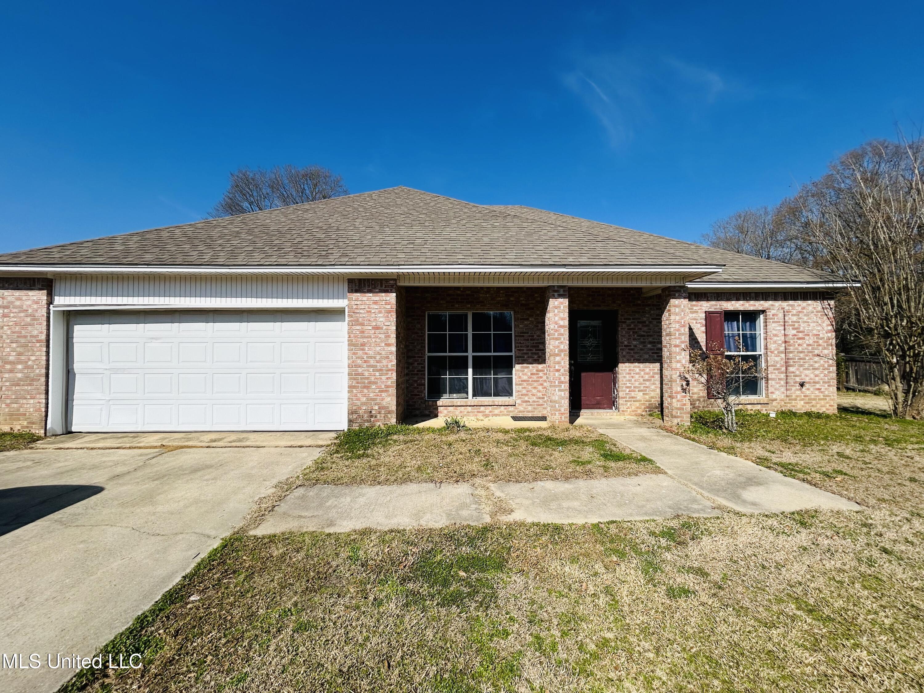 100 Woodridge Drive Flora, MS 39071 - Photo 2 of 25 IMG_6558