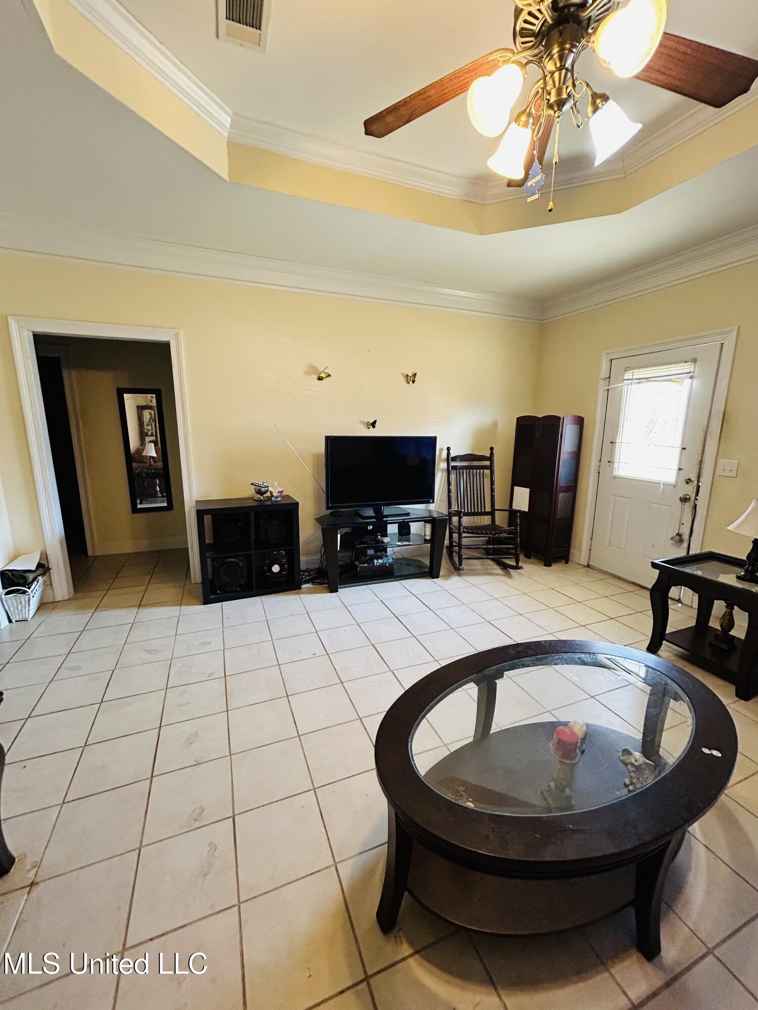 100 Woodridge Drive Flora, MS 39071 - Photo 4 of 25 IMG_6552