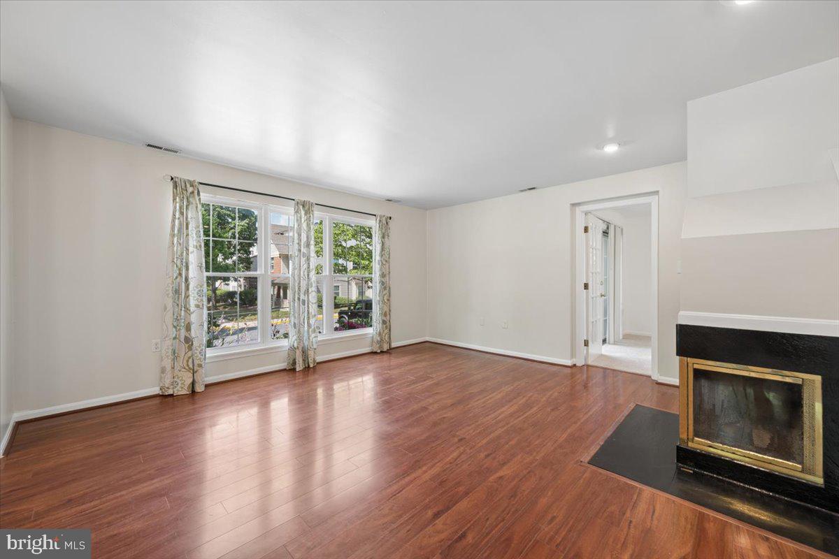 2611 Warren Way Frederick, MD 21701 - Photo 4 of 53