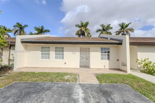 $2,600 | 5145 Southwest 140th Place, Miami, FL 33175