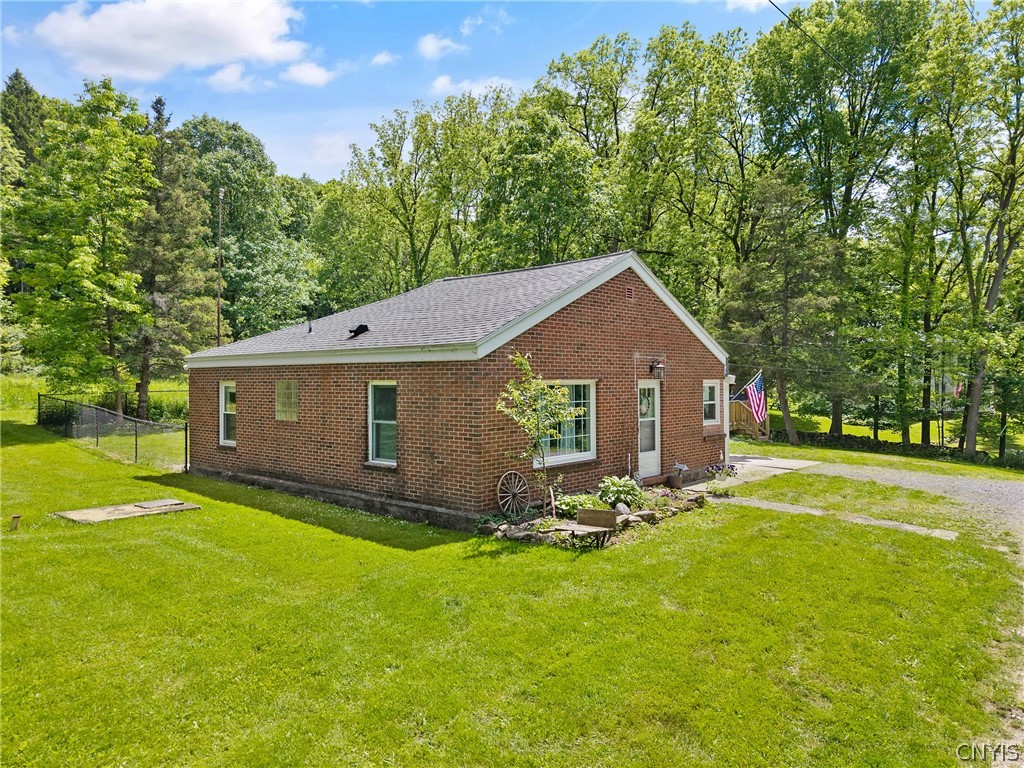 2696 Lyons Road Camillus, NY 13031 - Photo 23 of 31