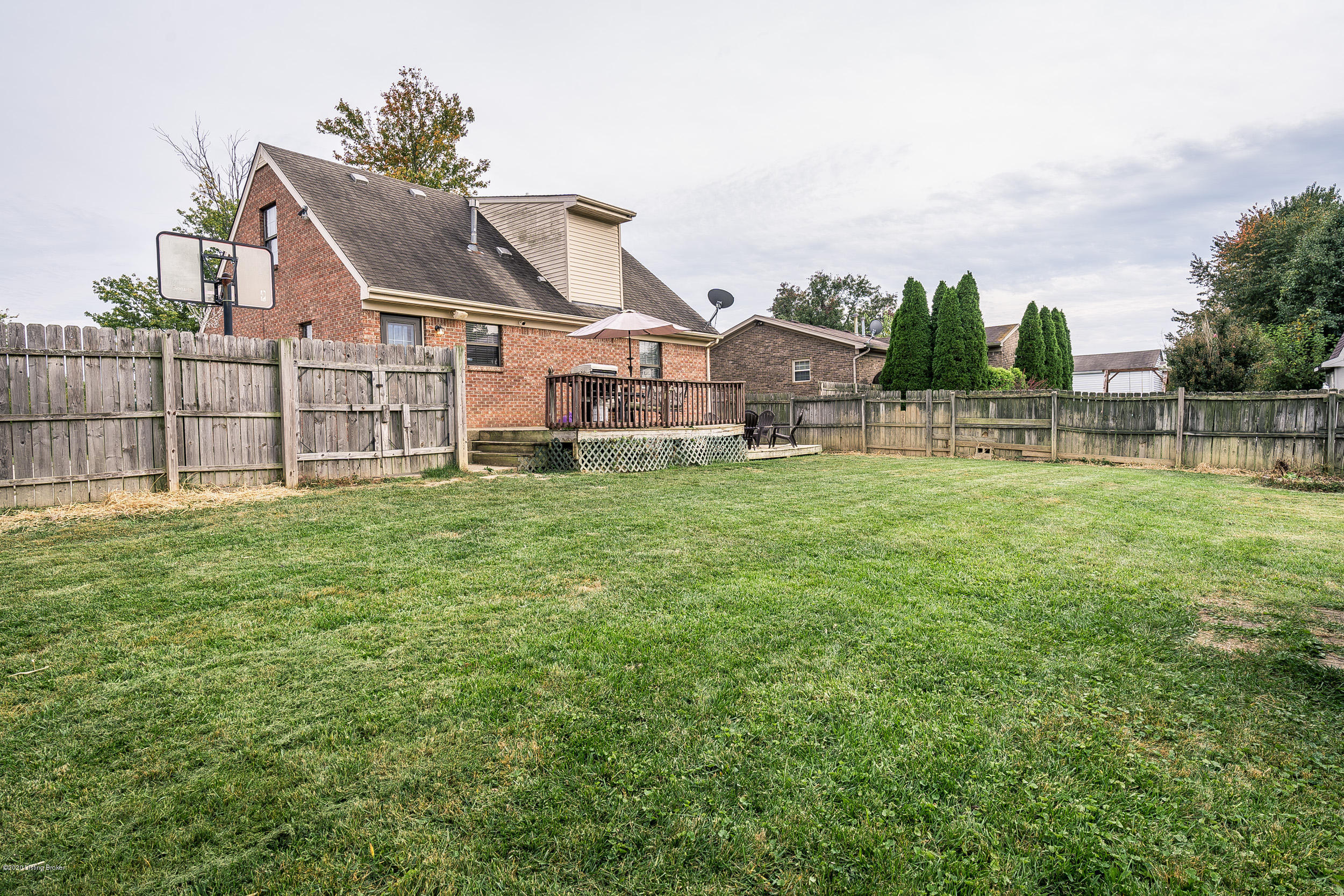 12208 Ridgemont Road Louisville, KY 40229 - Photo 7 of 46 12208 Ridgemont Road-15
