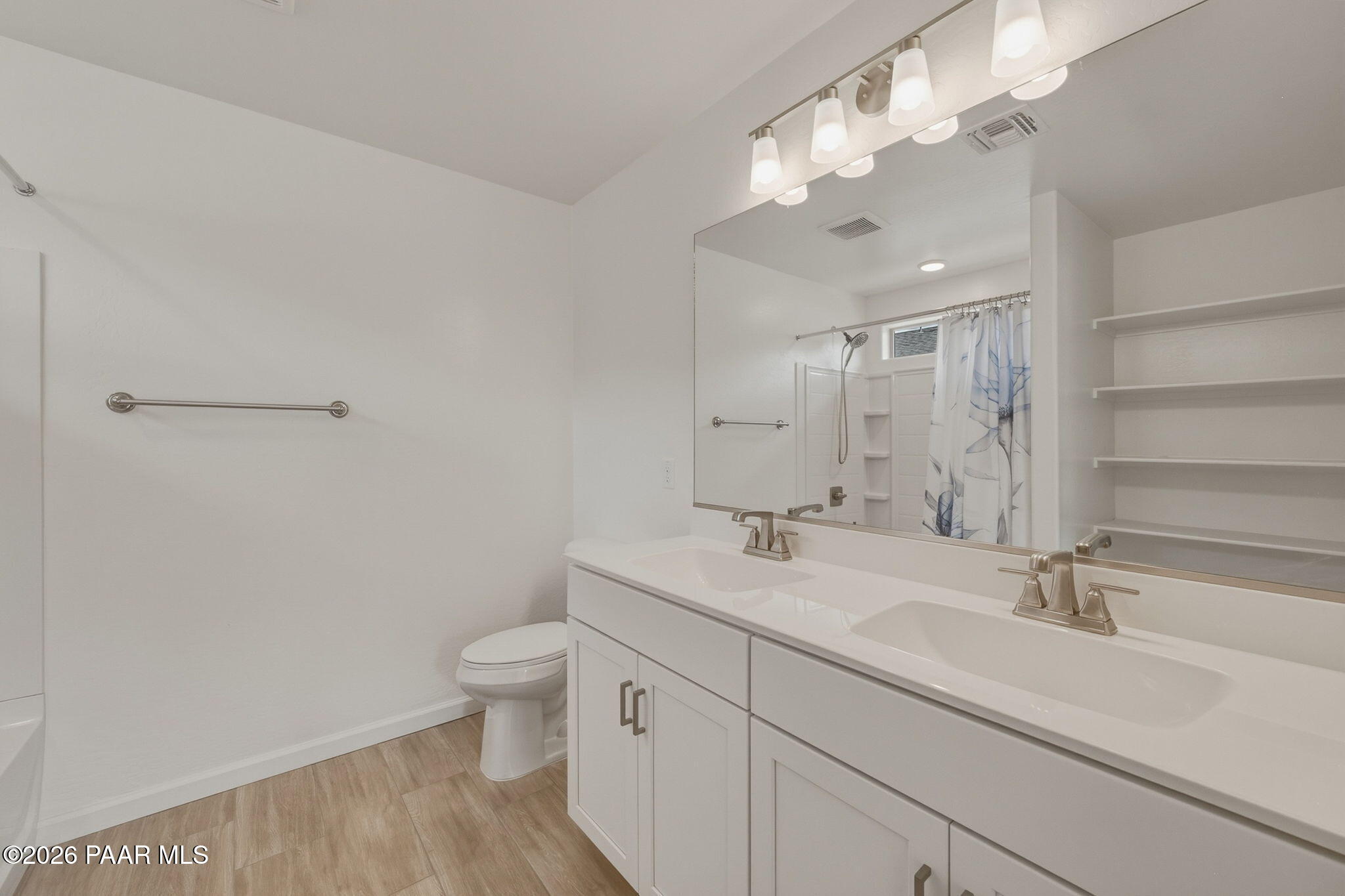 1167 Meta Road Chino Valley, AZ 86323 - Photo 19 of 44 Primary Bathroom