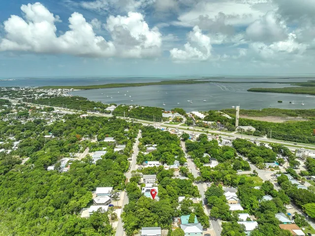 $3,200 | 349 Mahogany Drive, Key Largo, FL 33037