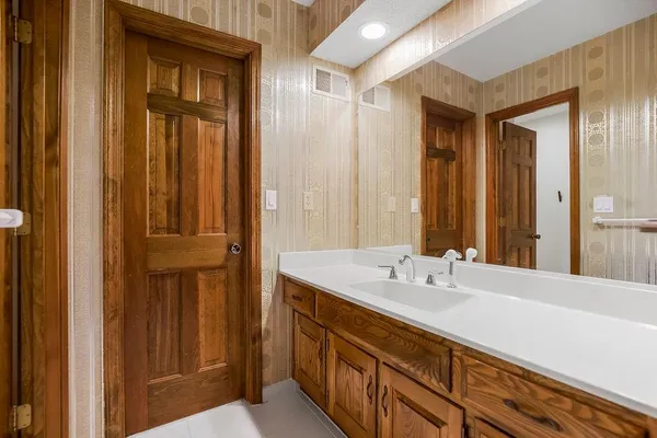 $650,000 | 7317 North Nevada Avenue, Parkville, MO 64152