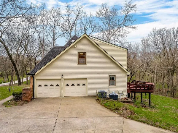 $650,000 | 7317 North Nevada Avenue, Parkville, MO 64152