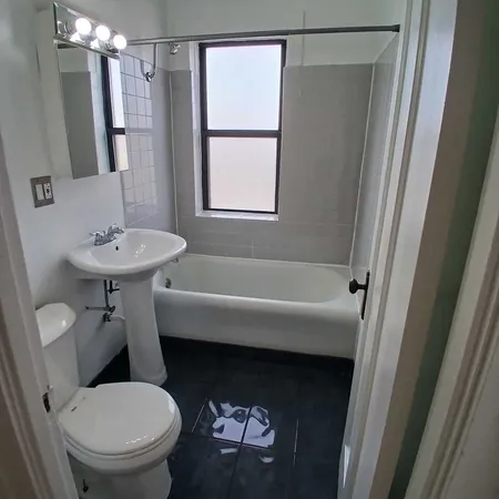 $1,615 | 4810 West Armitage Avenue, Unit 3R, Chicago, IL 60639