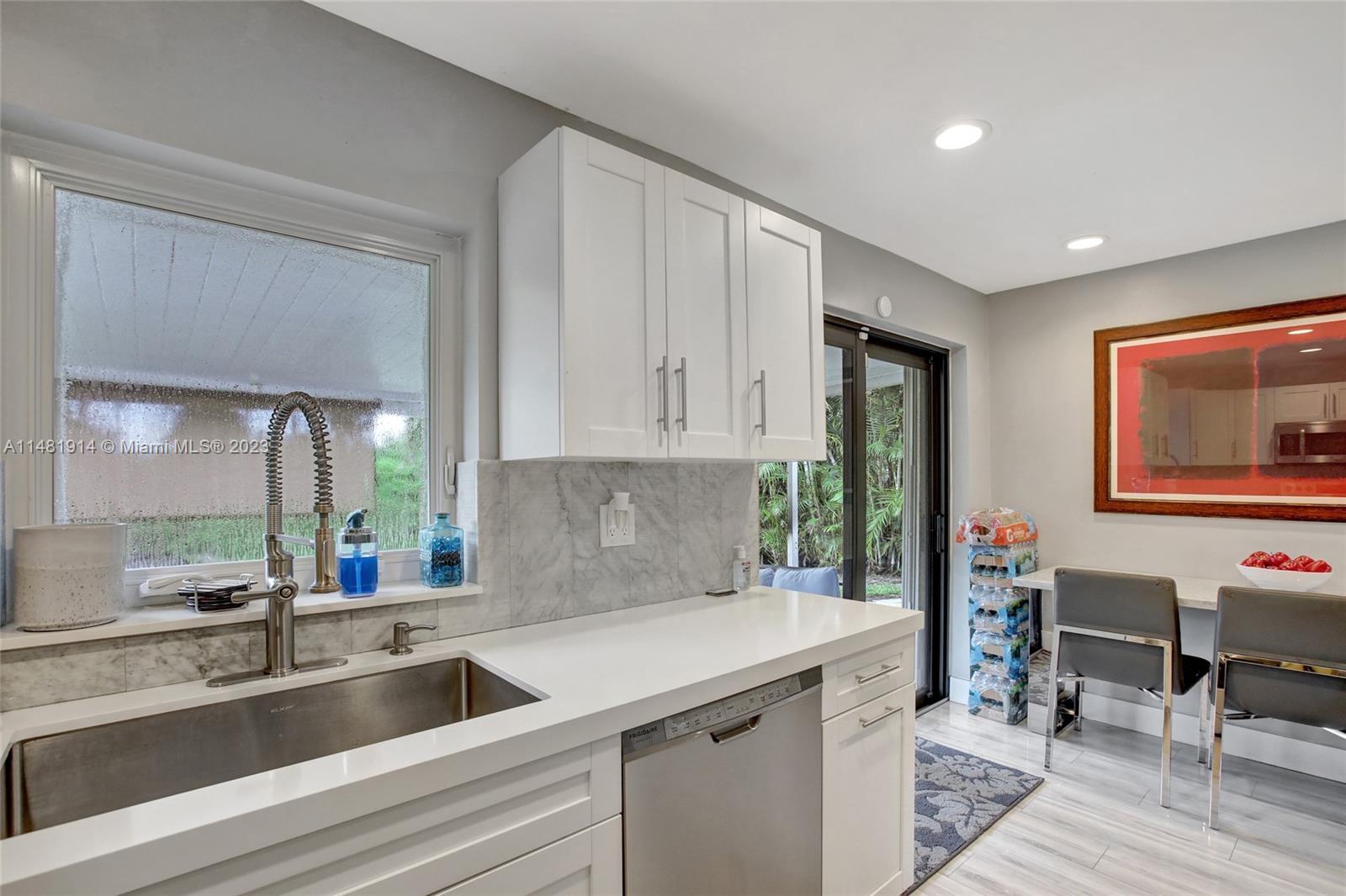 1326 North 30th Road Hollywood, FL 33021 - Photo 12 of 29 Gallery Image 12
