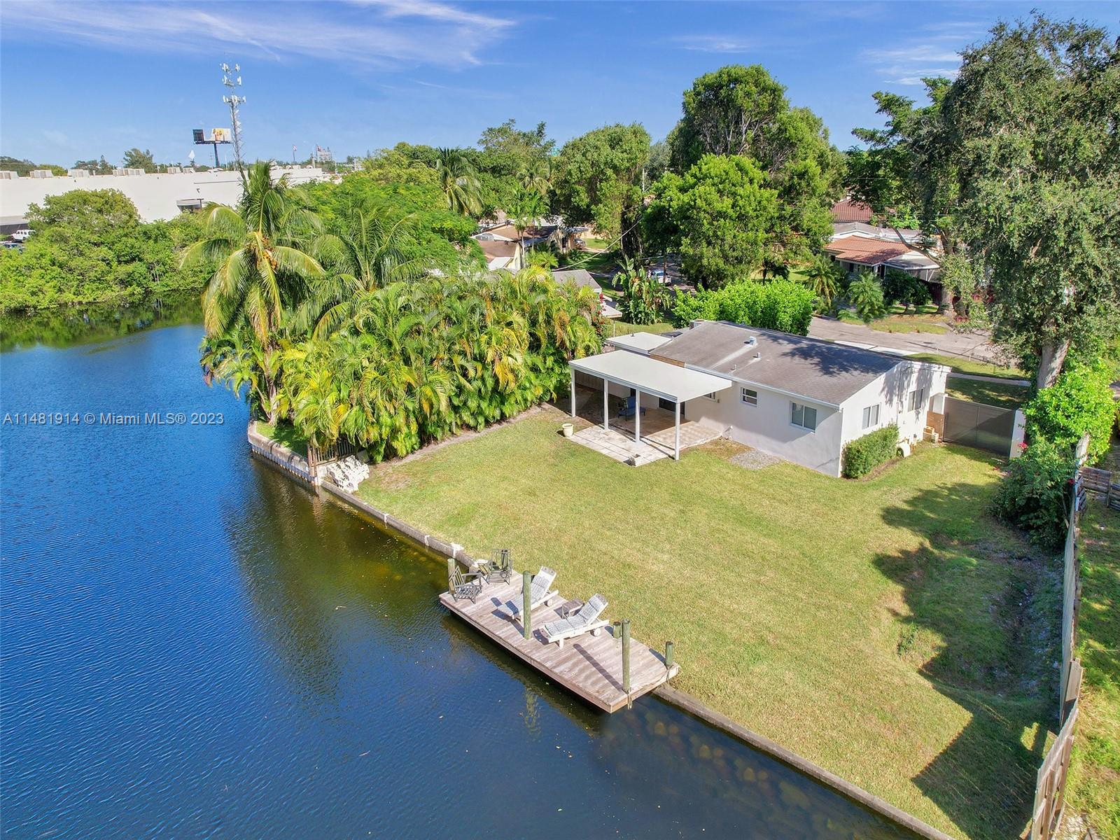 1326 North 30th Road Hollywood, FL 33021 - Photo 17 of 29 Gallery Image 17