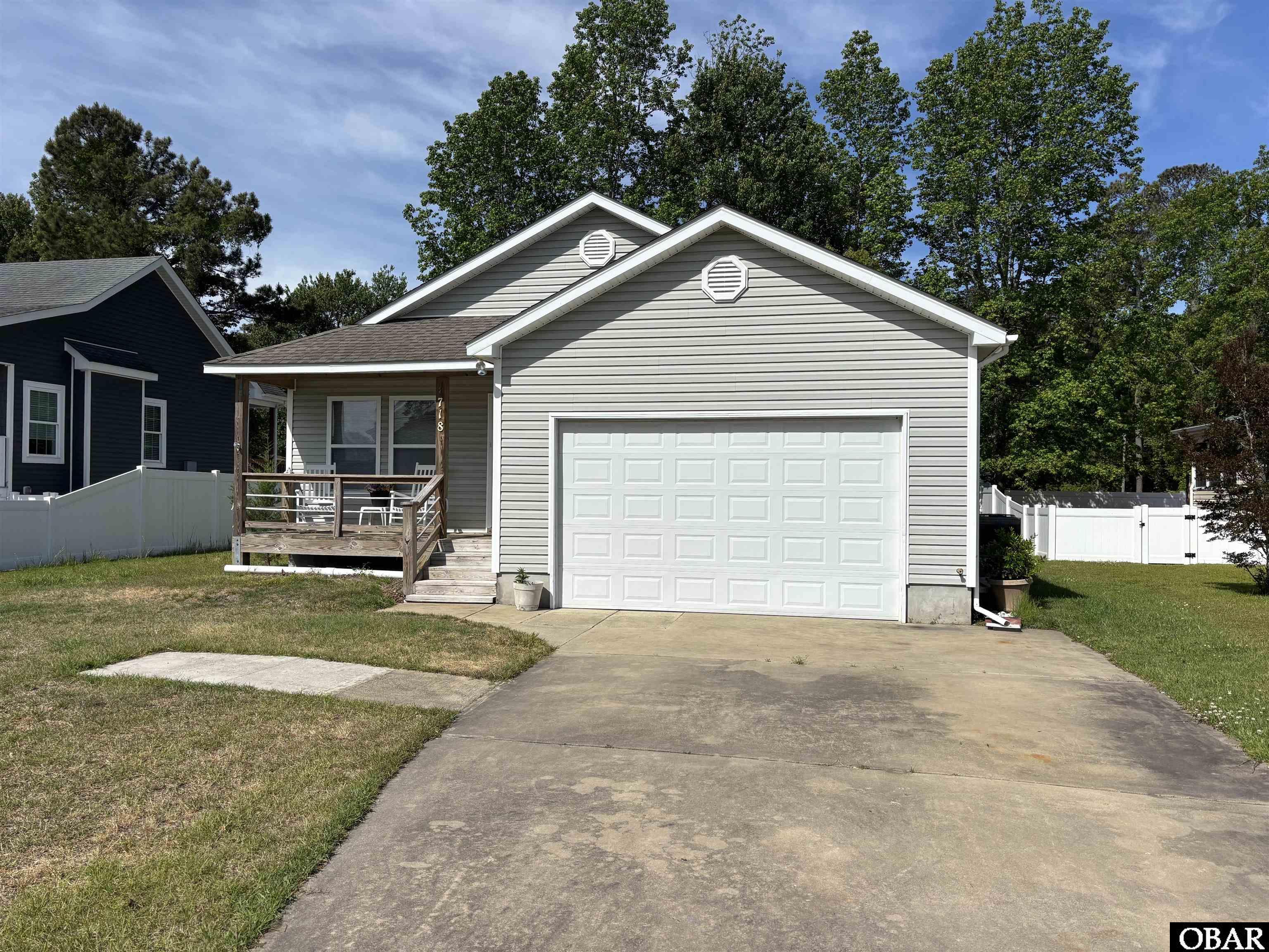 718 George Howe Street Manteo, NC 27954 - Photo 2 of 2