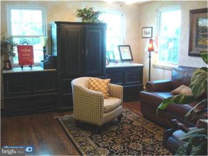 7110 Sherwood Road Philadelphia, PA 19151 - Photo 12 of 23 Office / Study