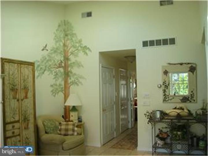7110 Sherwood Road Philadelphia, PA 19151 - Photo 15 of 23 Sun Room