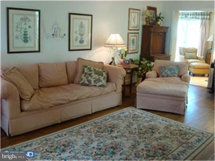 7110 Sherwood Road Philadelphia, PA 19151 - Photo 3 of 23 Living Room