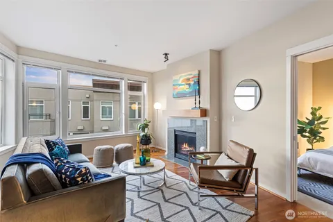 $850,000 | 1900 Alaskan Way, Unit 514, Seattle, WA 98101