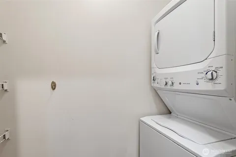 $850,000 | 1900 Alaskan Way, Unit 514, Seattle, WA 98101