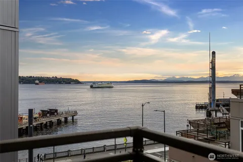$850,000 | 1900 Alaskan Way, Unit 514, Seattle, WA 98101