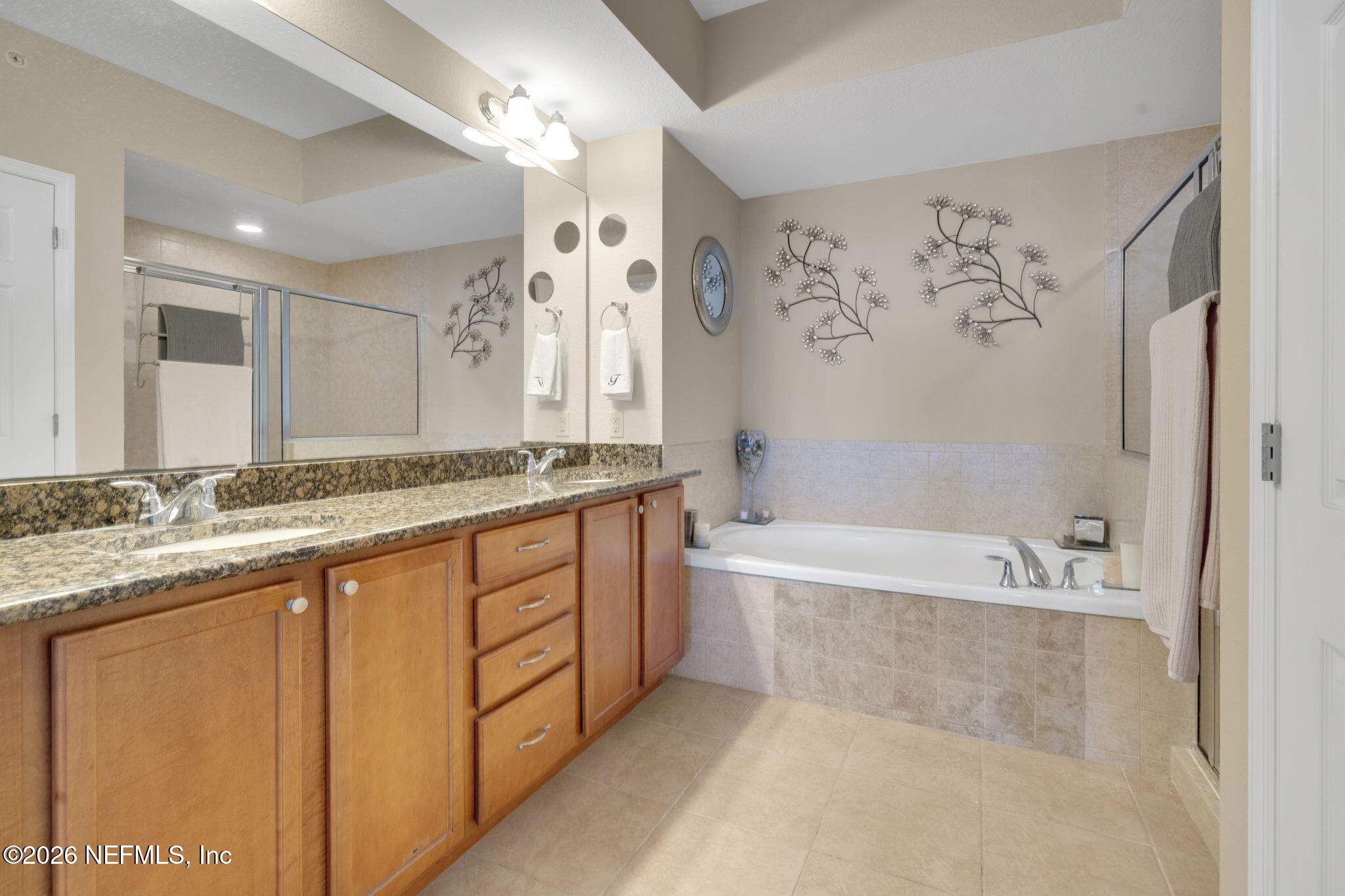 2801 South Ridgewood Avenue, Unit 1015 South Daytona, FL 32119 - Photo 21 of 38 Primary Bath