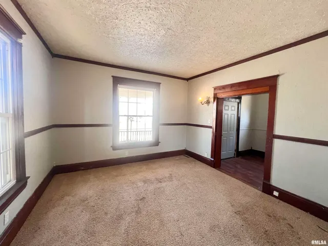 $90,000 | 620 16th Avenue, East Moline, IL 61244